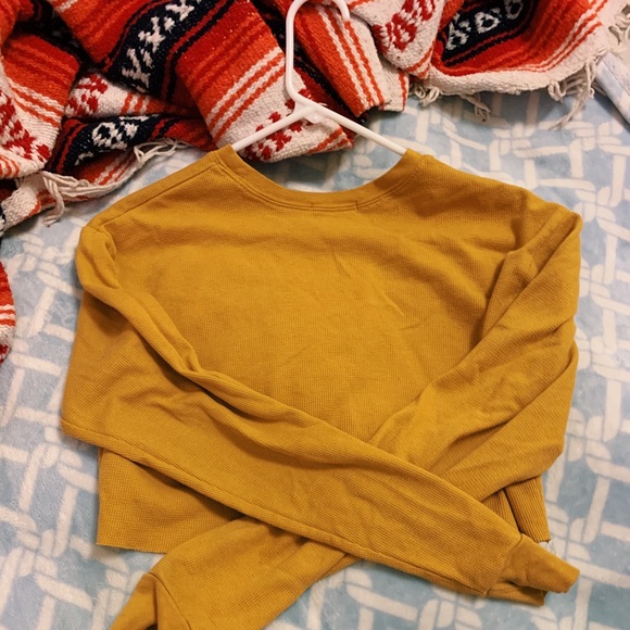 Forever 21 Yellow Harvard Cropped Sweatshirt - Picture 2 of 4